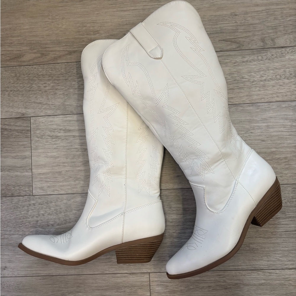 Soda White Heeled Western Boots